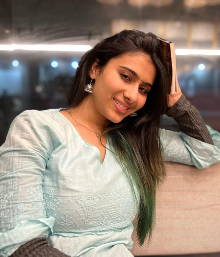 Nayab Midha - writer 
